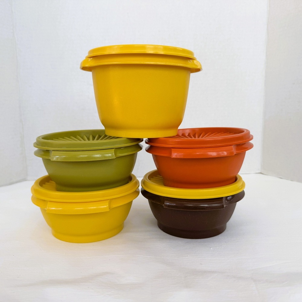 Vintage Tupperware Servalier Bowls 10 Pcs Total (4) 1323 and (1) 886 + (5) Lids
